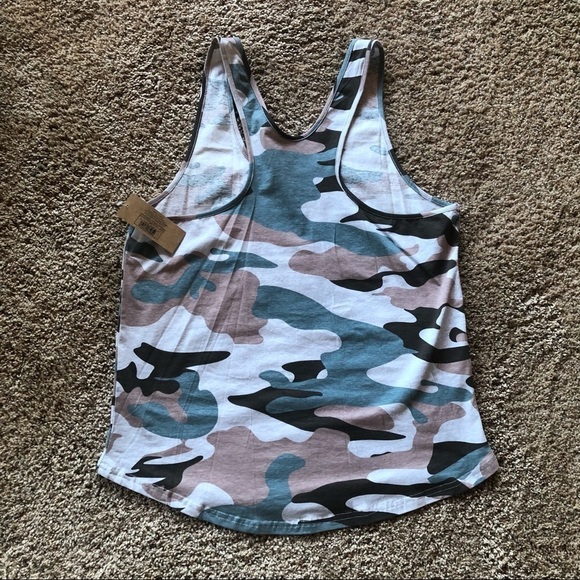 CAMO/ NWT/ slogan racer back tee/ M/ woman’s - Picture 5 of 9
